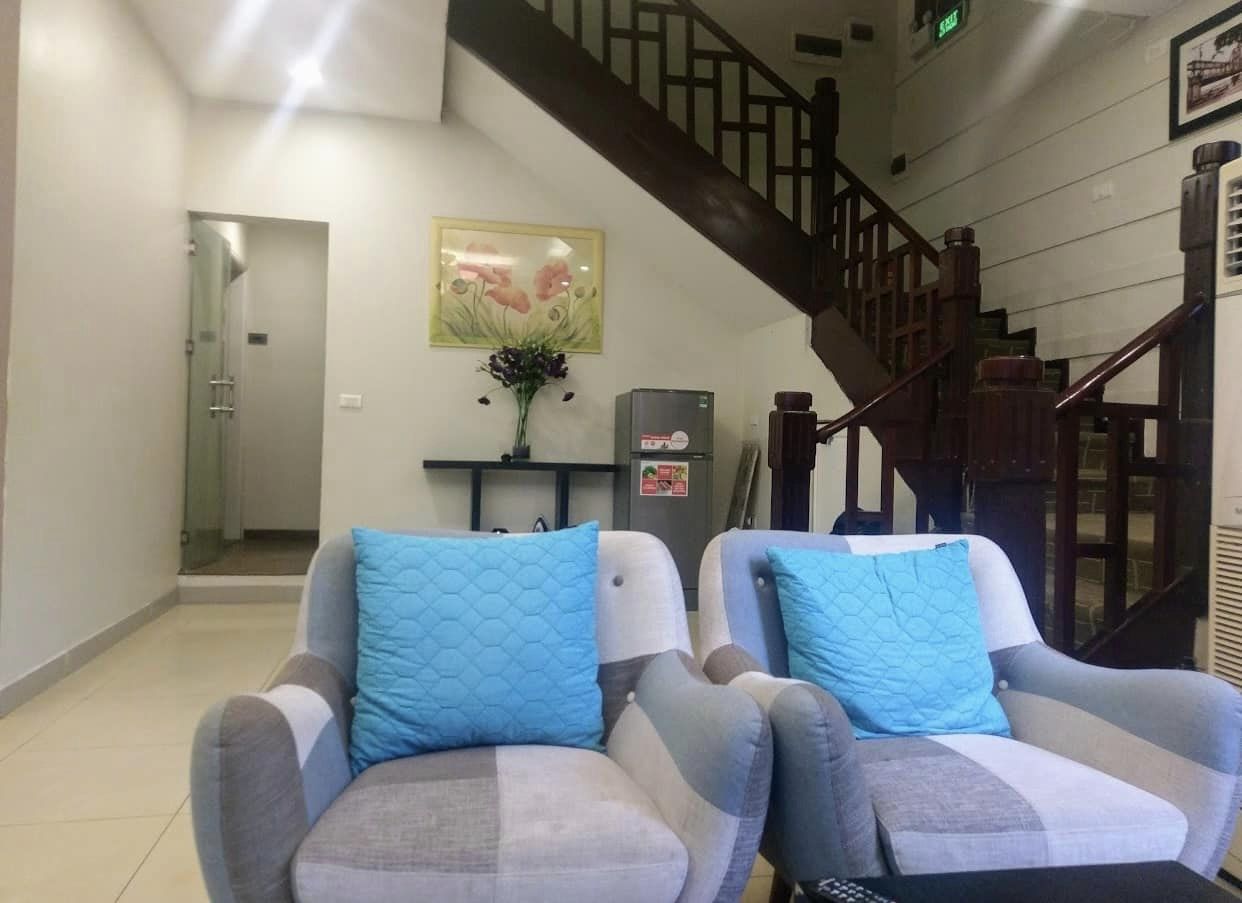 Nóng O9 2628 5559 BÁN. Nhà Trung Kính 159m², 4 tầng, MT 13m, Giá tl 45 Tỷ Cầu Giấy