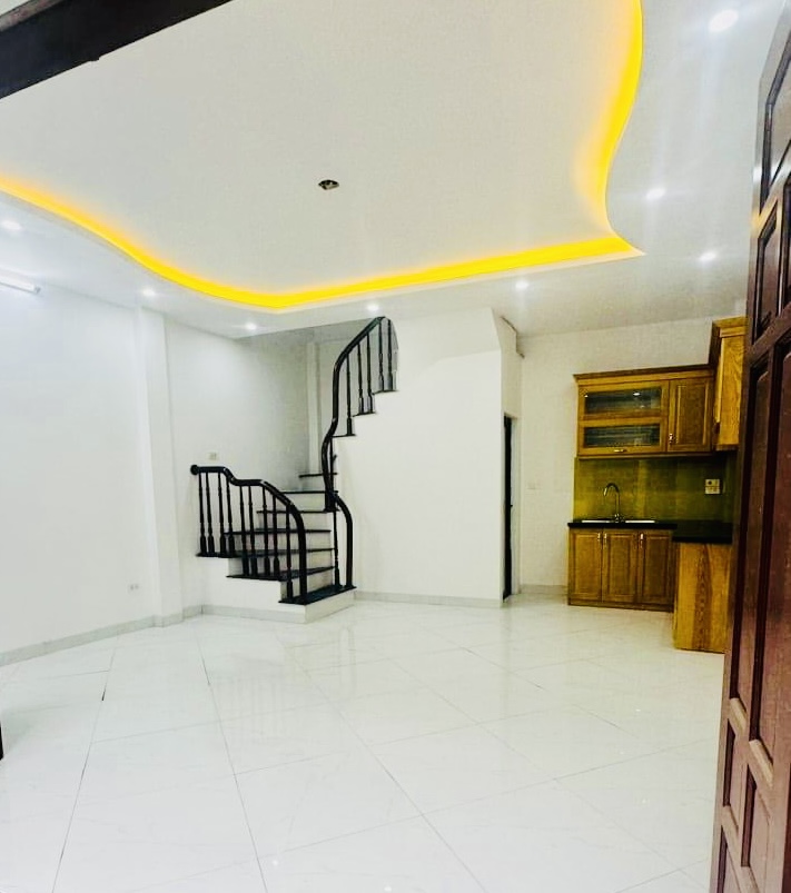 BÁN NHÀ LA NỘI MẶT TIỀN RỘNG ĐỦ CÔNG NĂNG