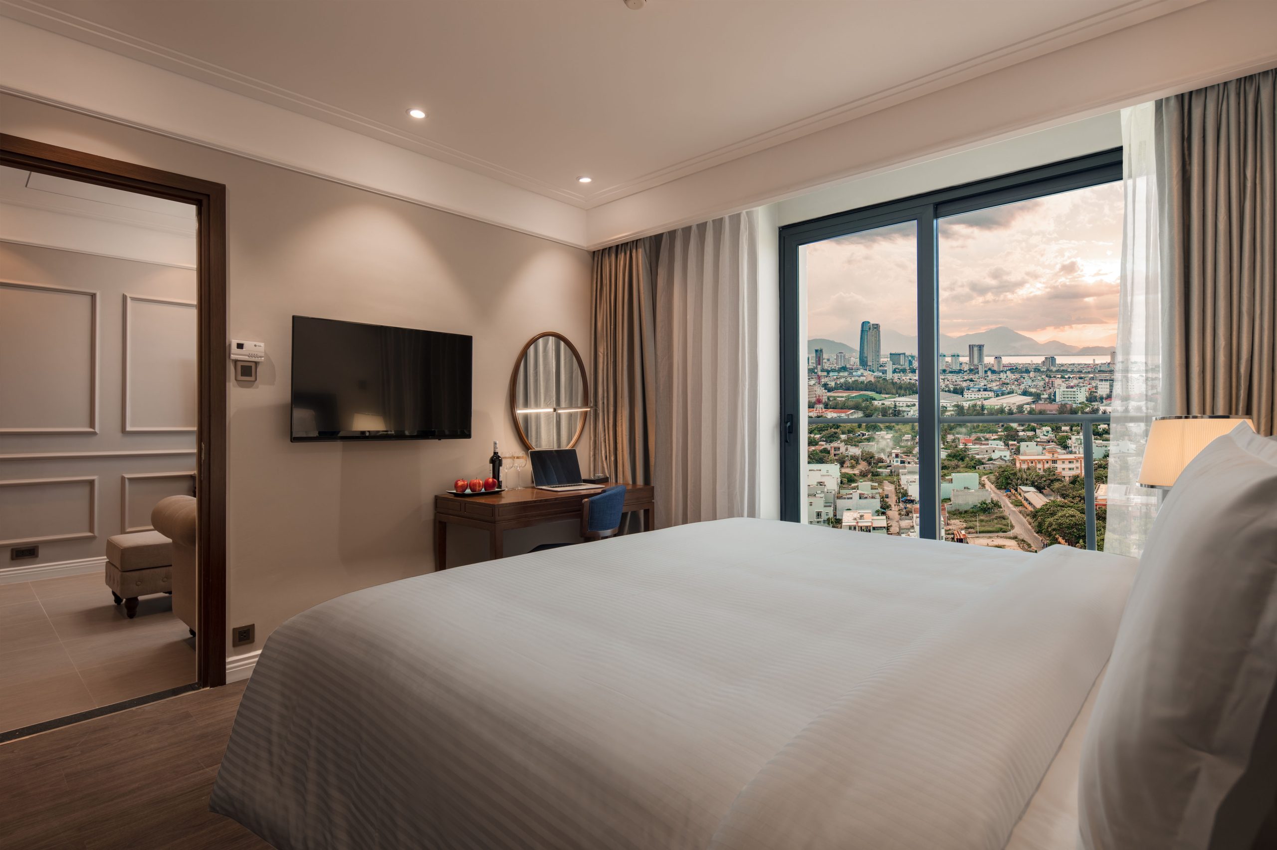 Cơ hội đầu tư đỉnh cao: Cắt lỗ 2 tỷ căn hộ 2PN Đà Nẵng, mặt biển, full nội thất, sống đẳng cấp