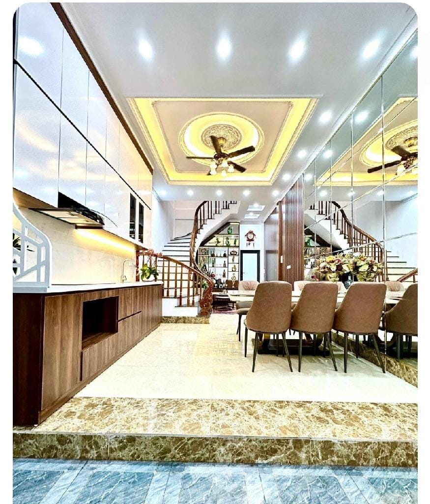 BÁN NHÀ PHỐ LÊ THANH NGHỊ GẦN ĐẠI HỌC BÁCH KHOA DT:40M2 x 6 TẦNG GIÁ:6.2 TỶ .