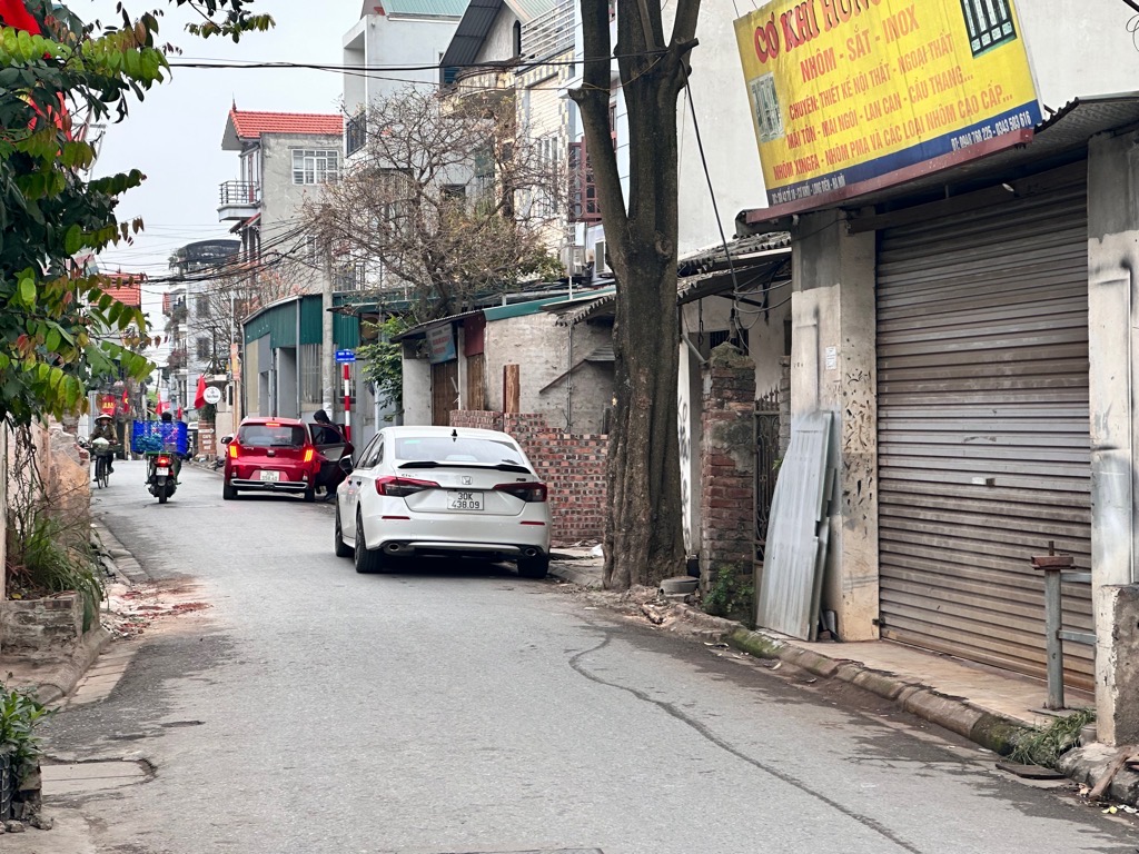 Bán đất Bát Khối oto tránh, kinh doanh, Gần AEON MALL chỉ nhỉnh 4,x tỷ. LH: 0936123469