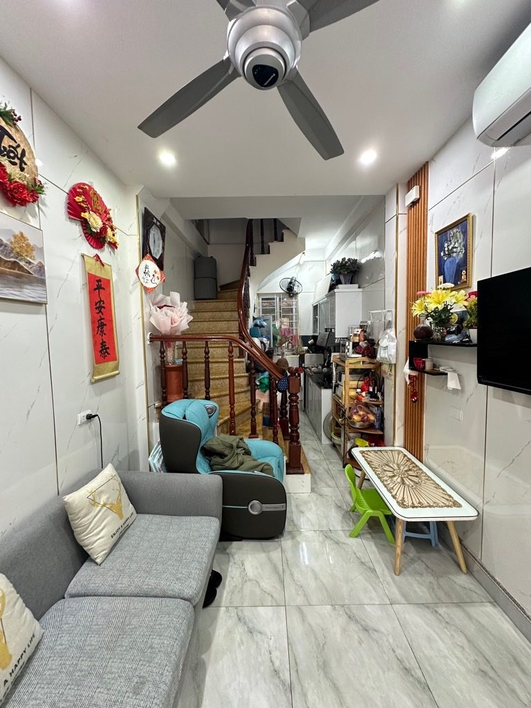 HOT -Tây Hồ- Ô tô đỗ cửa – 5m ô tô tránh- 4 tầng mới-3 mặt thoáng sáng -Sổ vuông- 3.9 tỷ