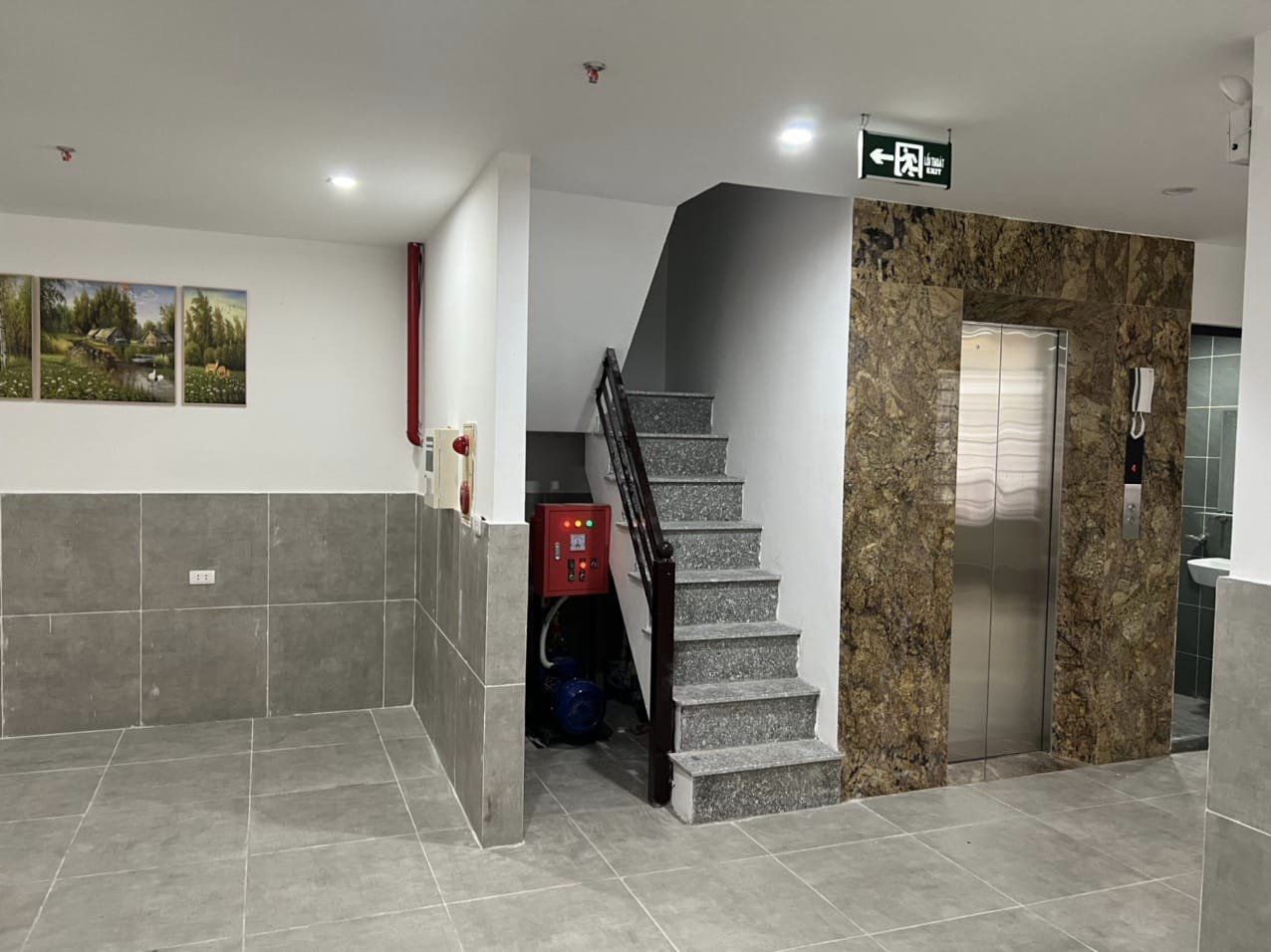 Bán CHDV phố Minh Khai, 91m2 x 6 tầng , 21 phòng khép kín, 0945676597