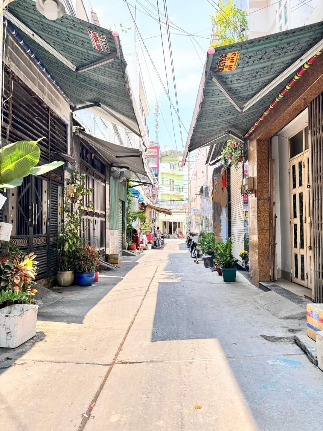 BÁN NHÀ MỚI ĐẸP - LÊ VĂN QUỚI - BÌNH TÂN - HXH - 40M2 - 2 TẦNG - NHỈNH 3 TỶ