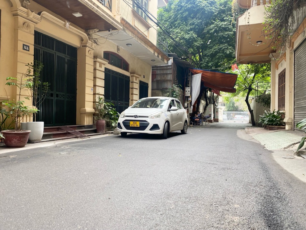 Bán nhà Hoàng Quốc VIệt - Ô Tô Tránh Nhau - giá 14.9 tỷ có thương lượng