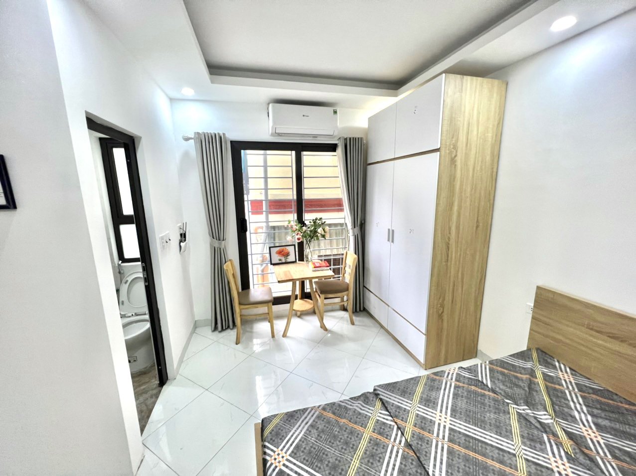 Cực hiếm Tòa nhà căn hộ dịch vụ phố Khương Trung 15 phòng dtien 750tr/năm oto đỗ cửa nở hậu kín k thuê