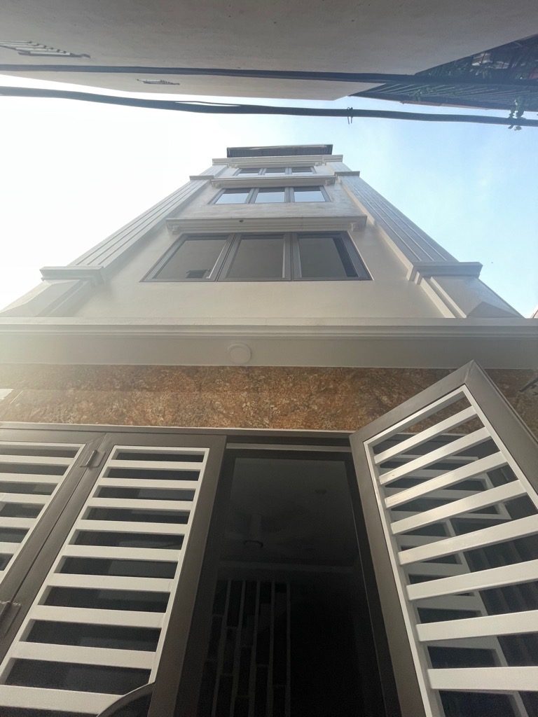 Bán nhà Thượng Thanh 42m x 5T, MT 4m, gần oto, nhà mới ở luôn giá 4,x LH: 0936123469