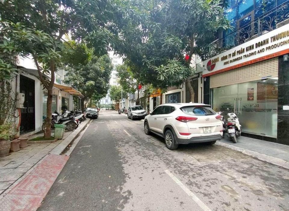 Phân lô Linh Lang, Đội Cấn, ô tô vào nhà, sát phố, 80m2, MT 5.5m nhà đẹp giá chỉ 14 tỷ