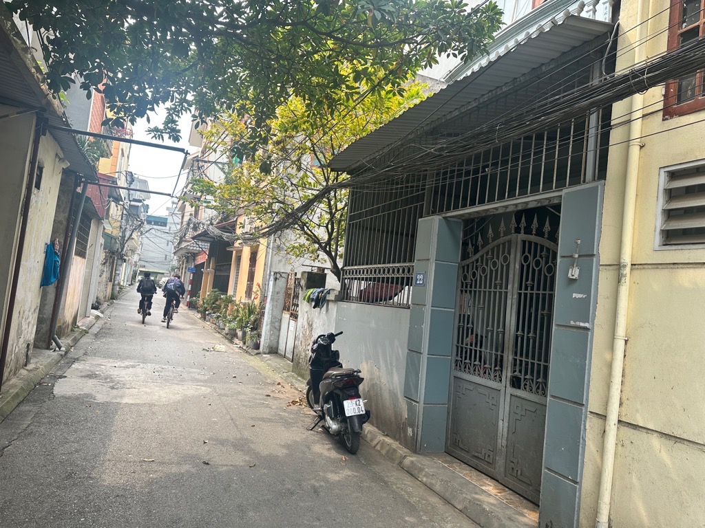 Bán nhà Nguyễn Văn Linh 50m, hai tầng, chỉ 2,3 tỷ.30m ô tô phi vèo vèo.