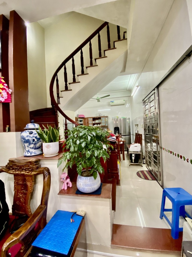 NHÀ PHÚC ĐỒNG 918 - PHÂN LÔ VIP - Ô TÔ TRÁNH - KINH DOANH - VỊ TRÍ ĐẮC ĐỊA - GẦN NHIỀU TIỆN ÍCH