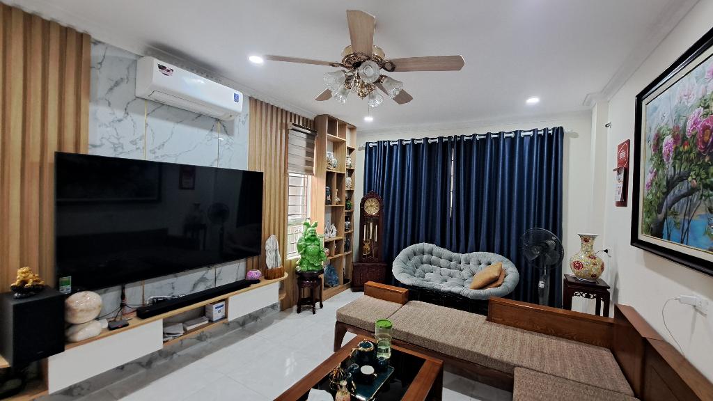 Siêu Hiếm !!! Bán nhà 52m x 3T Ngõ 47 Đức Giang view Hồ, đường oto tránh, Lô Góc nhỉnh 6 tỷ TL. LH: 0936123469