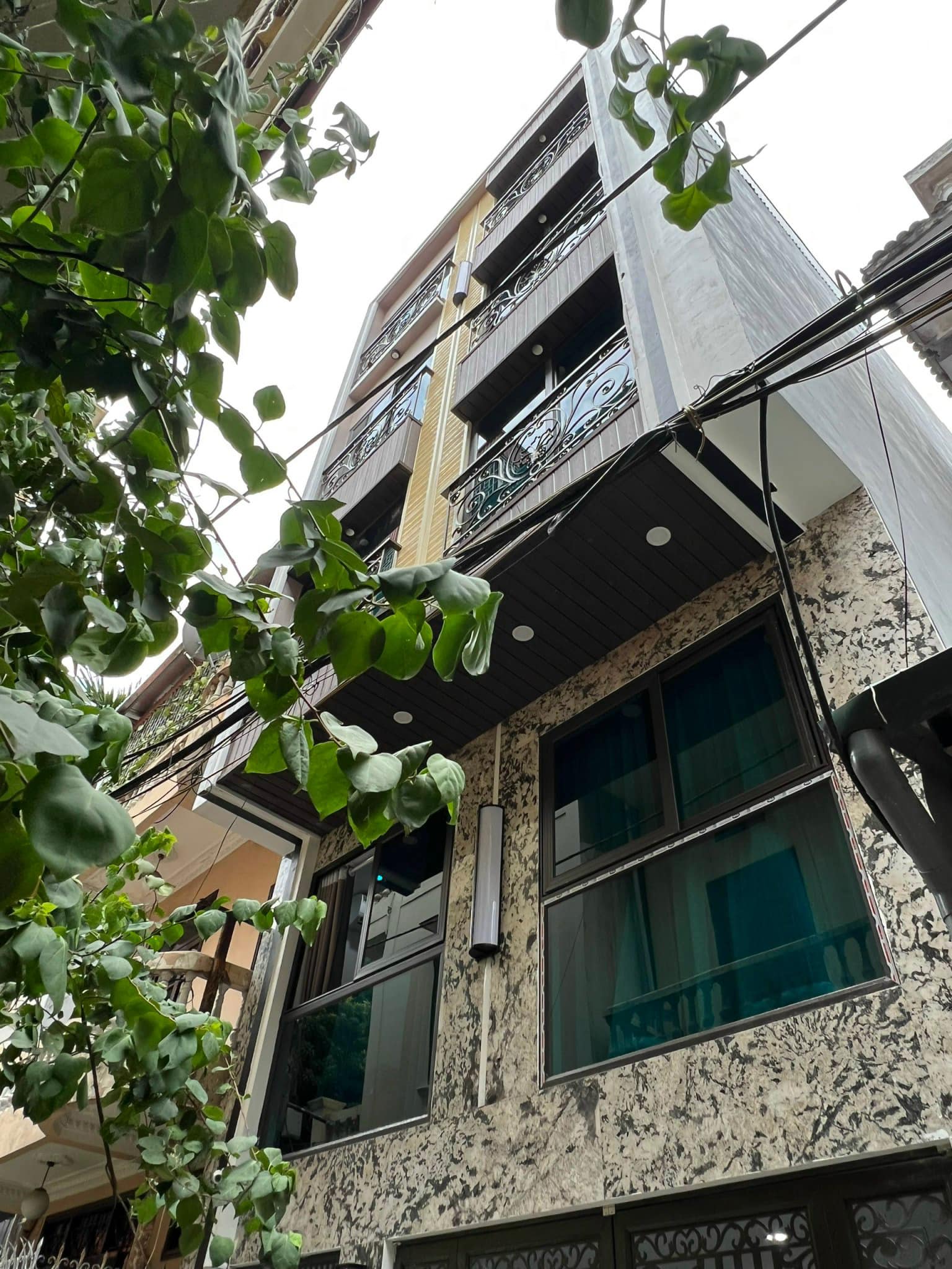 TÒA CCMN NGUYỄN NGỌC VŨ, 160M2 7T MT 6M, 35 PHÒNG, Ô TÔ TẢI ĐỖ CỬA, CHỈ 36 TỶ