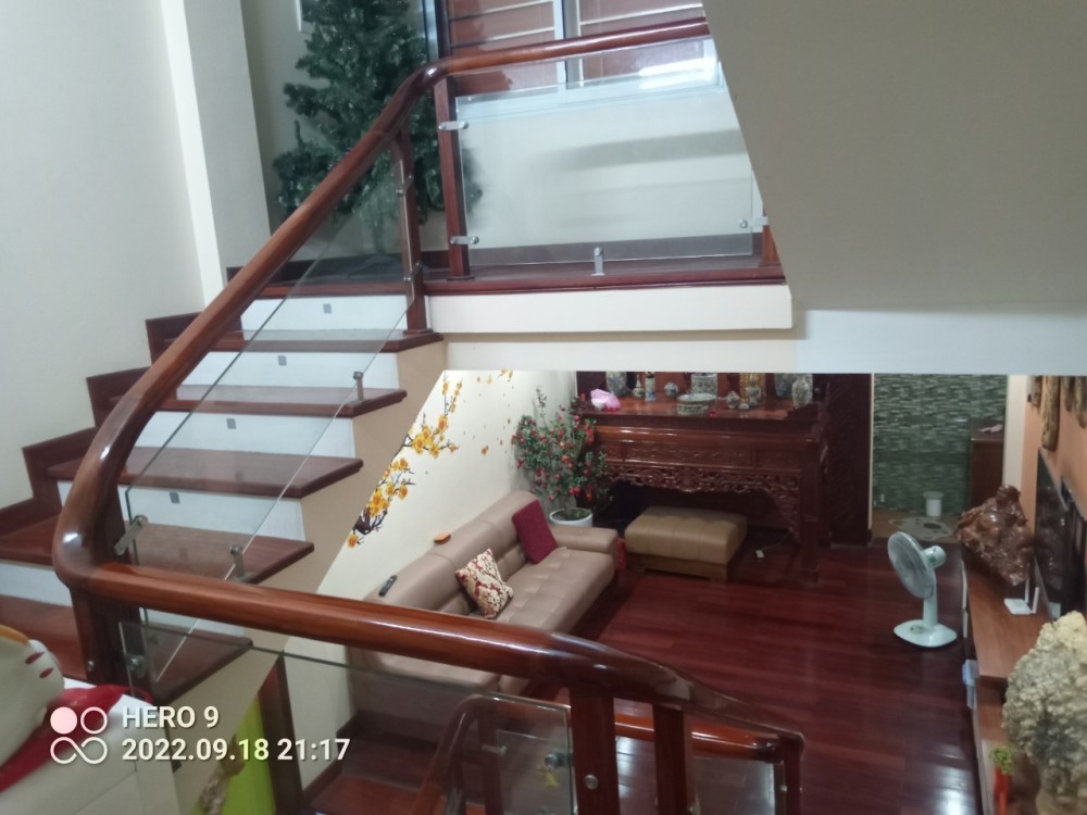 NHÀ ĐẸP DÂN XÂY PHỐ BÁT KHỐI, THÔNG ĐÀM QUANG TRUNG, ĐƯỜNG RỘNG OTO TRÁNH