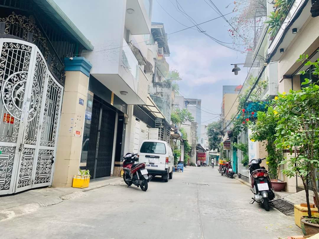 Ngộp NGuyễn Tri Phương - Quận 10 - HXH lắc đầu - 4 tầng