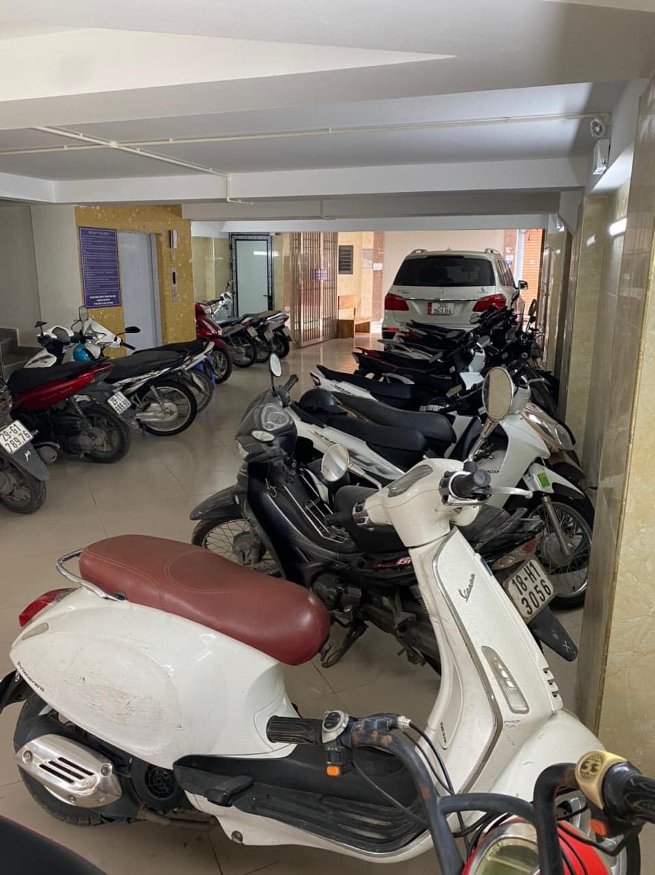 Bán tòa nhà 10 tầng đường Nguyễn Xiển - Diện tích 171m2 - Dòng tiền khai thác 300tr/tháng.