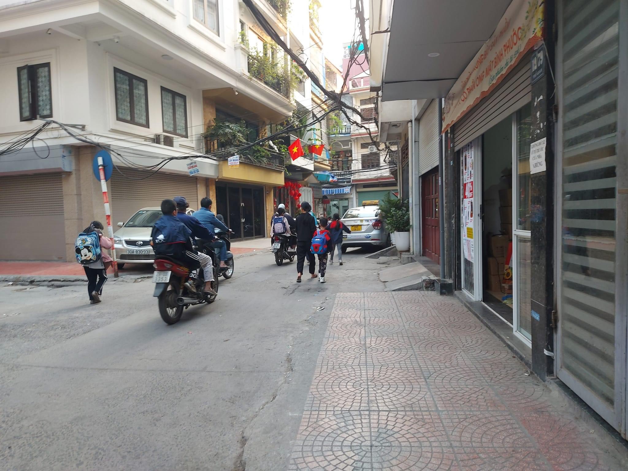 BÁN NHÀ TRUNG PHỤNG XÃ ĐÀN ĐỐNG ĐA - 40M 5T MT 3.5M - NHỈNH 6 TỶ OTO TRÁNH KINH DOANH 7 PHÒNG CHO THUÊ 30TR/THÁNG