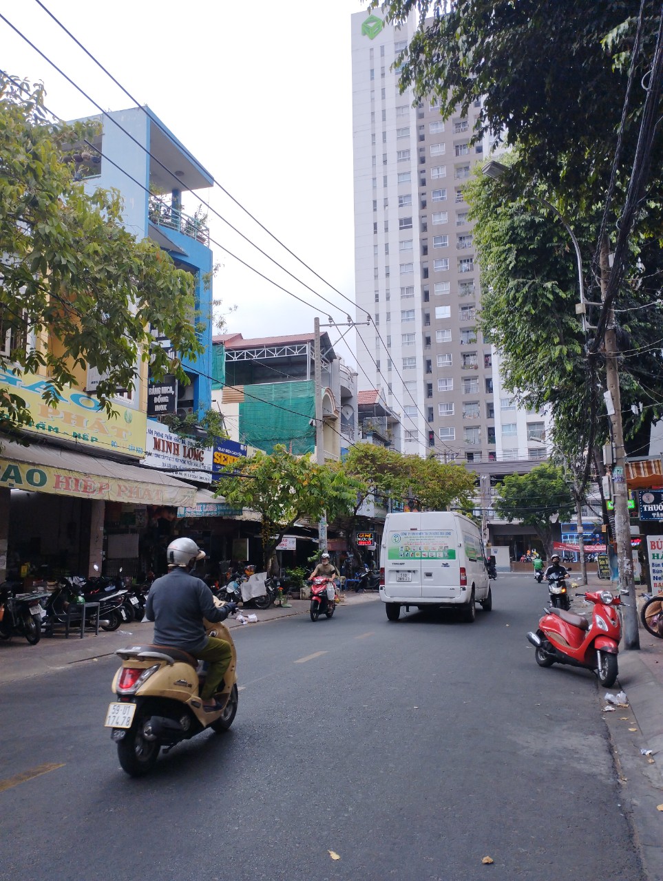 Ngộp Hòa Bình - Ngay Đầm Sen 4x18m2 - 4 tấm - HXH tránh KD tốt