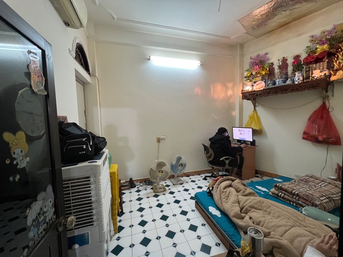 Bán nhà Sài Đồng nhỉnh 2 tỷ có 45m thổ cư, sổ đỏ chính chủ, ô tô đỗ gần nhà. 0965280923 LAN HƯƠNG thổ cư.