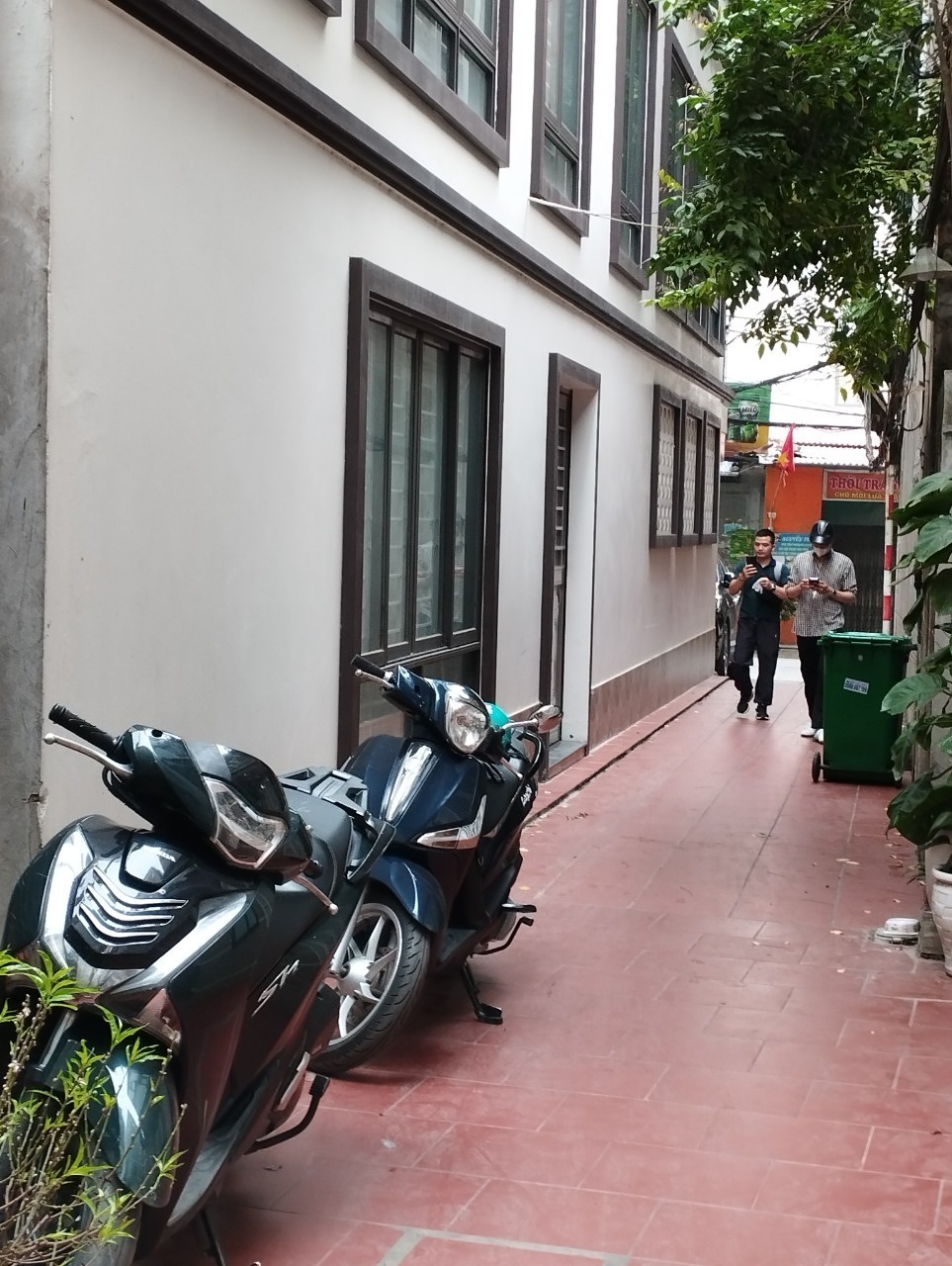 Thửa đất đẹp 2 mặt ngõ, ngõ ô tô, cách 1 nhà ra ô tô tránh, chủ rất thiện chí bán