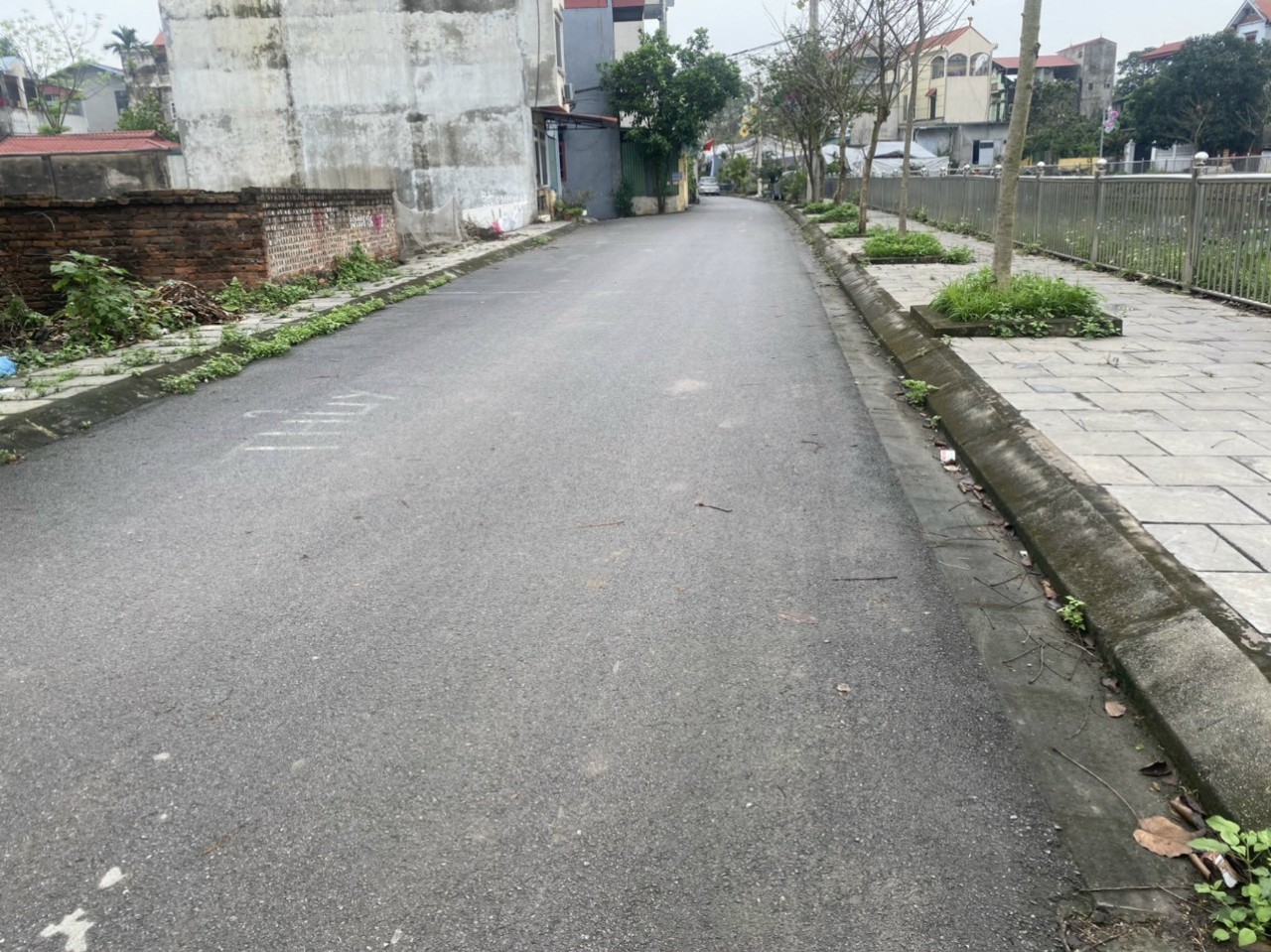 HÓT HÓT. BÁN GẤP MẢNH ĐẤT ĐẸP VIEW MẶT HỒ. Thôn Mai Hiên- Mai Lâm- Đông Anh- HN. DT: 63.8m². Vuông vắn.