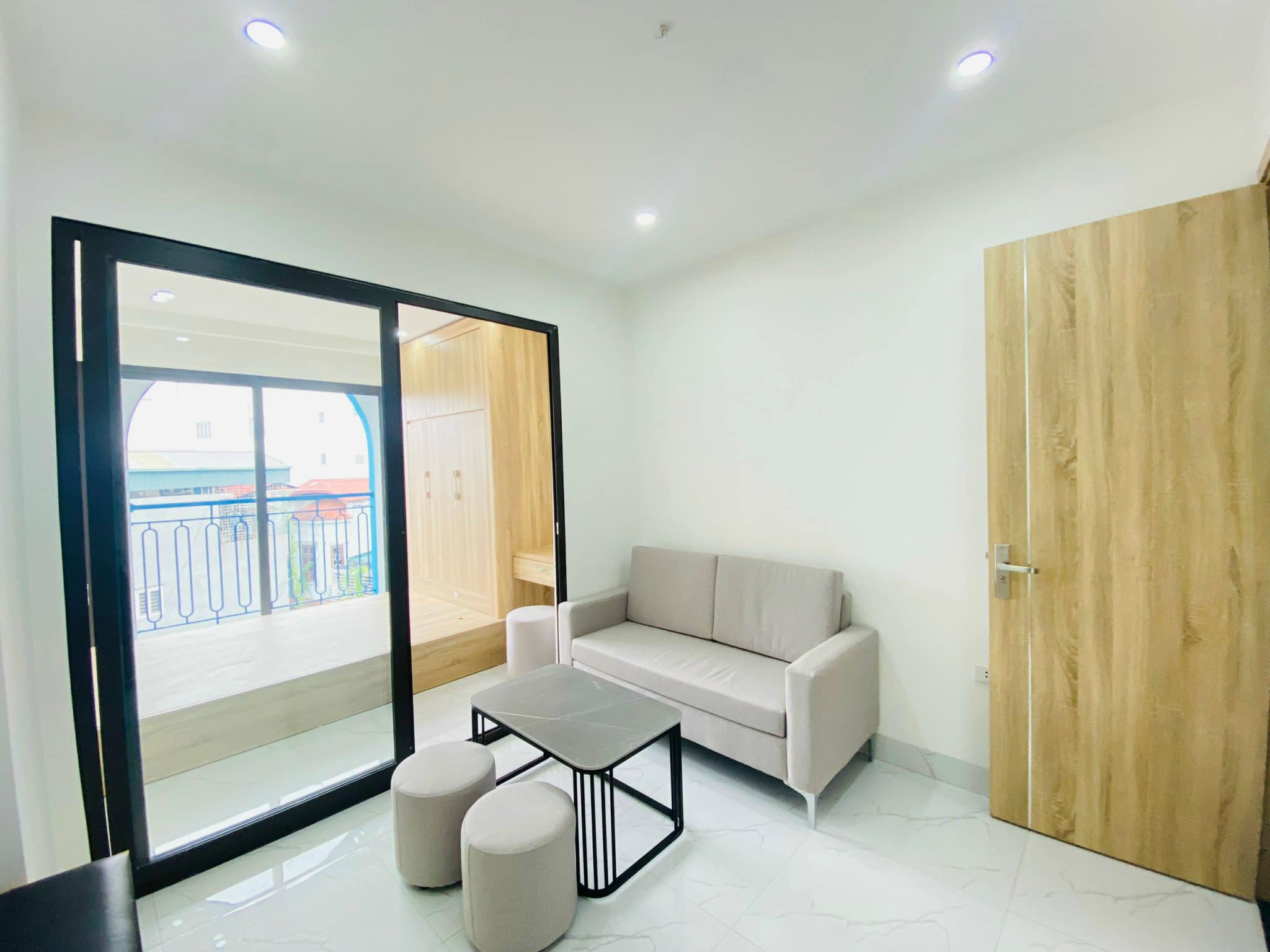 Gà đẻ trứng vàng Nhà Nguyễn Lương Bằng Đống Đa thang máy xây mới 16P đủ nội thất chỉ 11 tỷ