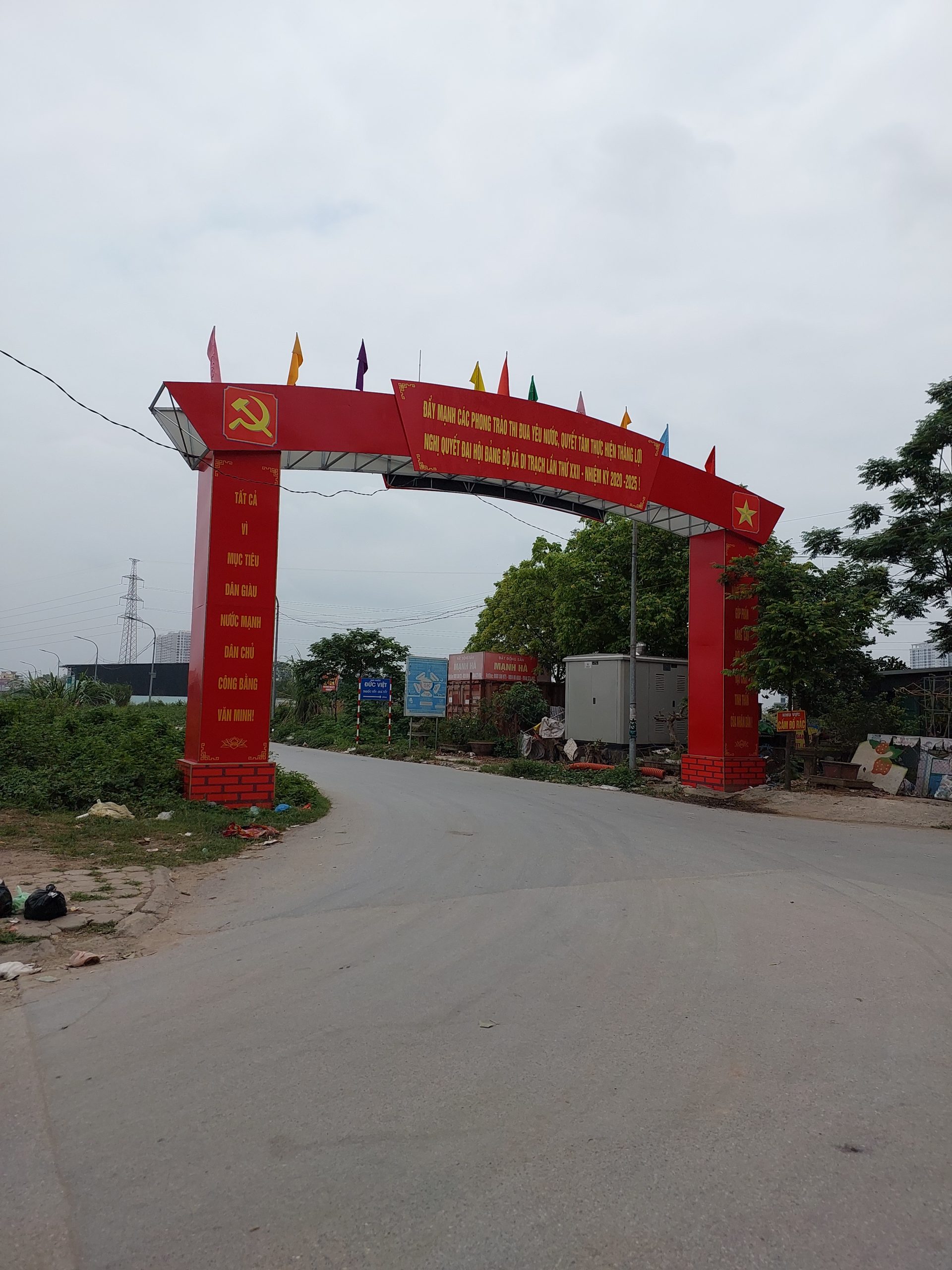 Cắt lỗ mảnh đất đẹp 53m Di Trạch, Ô TÔ, 10 XE TẢI, GIÁ 3.35 TỶ