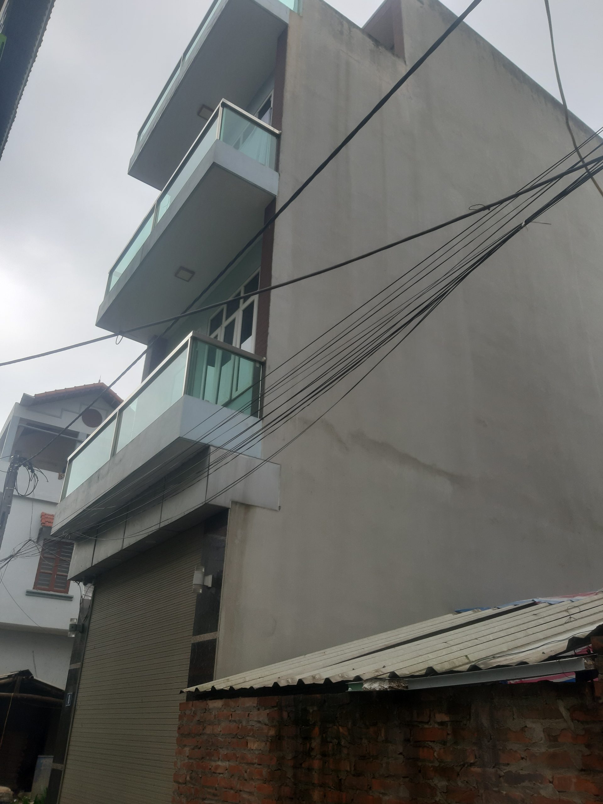 Bán nhà Sài Đồng, 60m, 3 tầng, 4 ngủ, giá 3,7 tỷ. Dân xây, ở sướng.