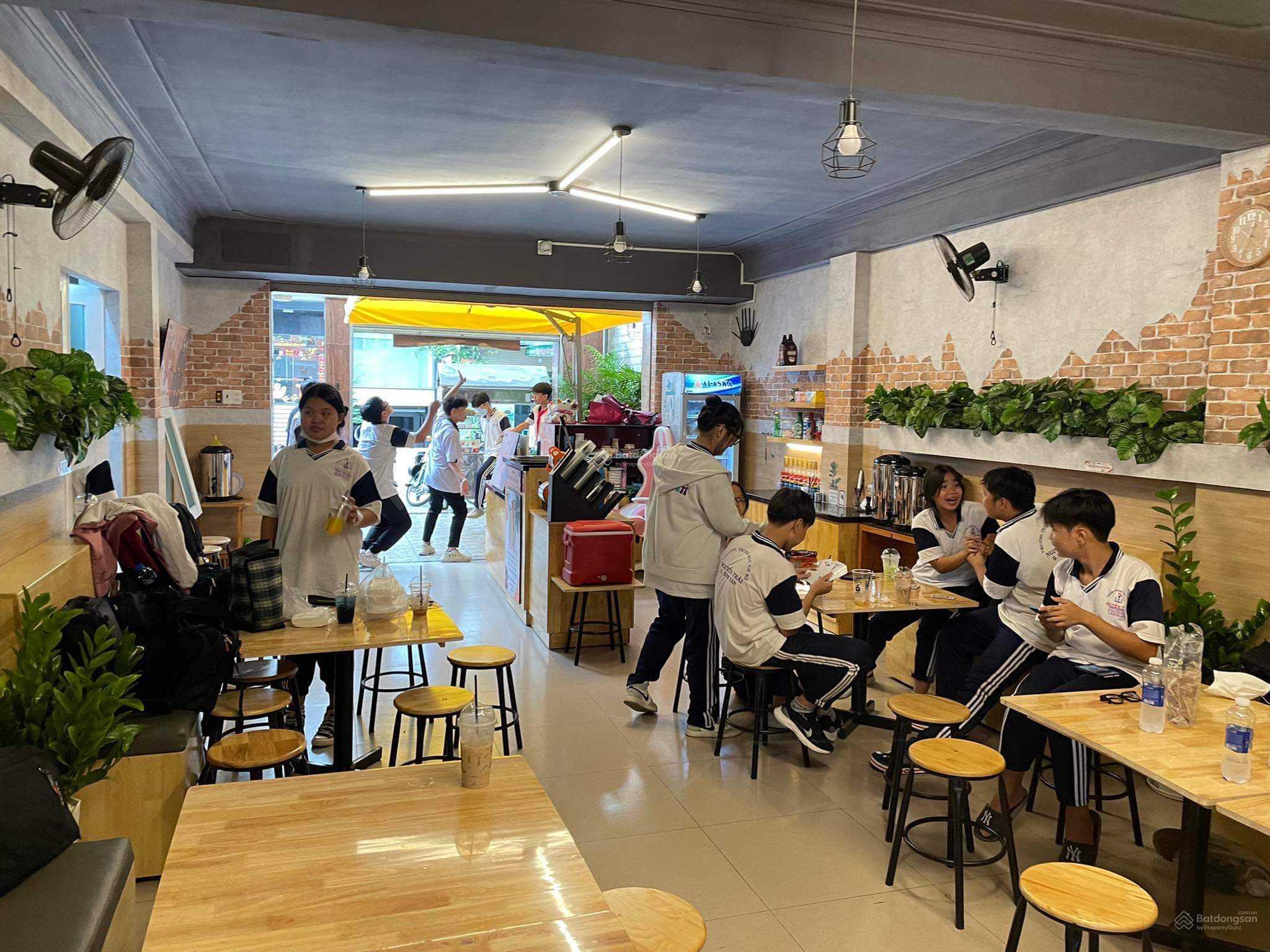 Chính chủ cần cho thuê mặt bằng kinh doanh tầng 1 100 m² làm văn phòng hoặc thế giới di động, trung tâm tập yoga, spa,