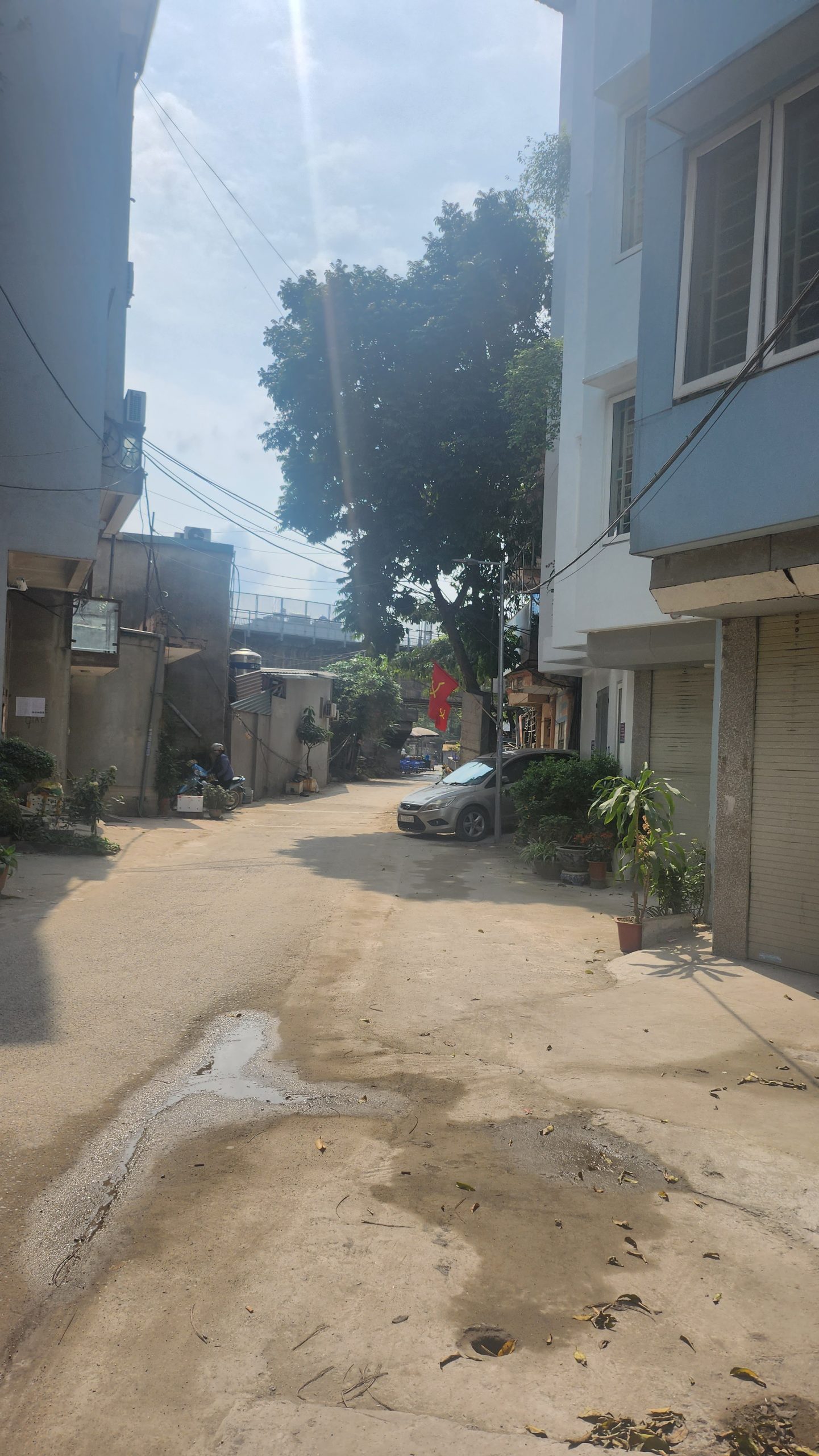 NHÀ Ở - BẮC TỪ LIÊM - HÀ NỘI. NHÀ MẶT NGÕ - Ô TÔ TRÁNH NHAU - CÁCH PHỐ 50M - CÁCH CHỢ TÂN XUÂN 100M - NGÕ THÔNG - LÔ GÓC - KINH DOANH.