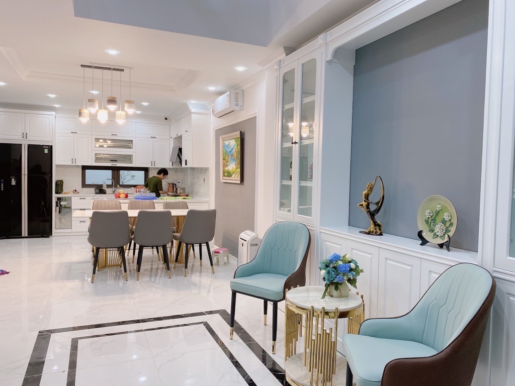 Bán nhà phố Cổ Linh 48m, 4 tầng, 1 tum. Giá 4,2 tỷ.Nhà đẹp, siêu phẩm trung tâm phường Thạch Bàn.