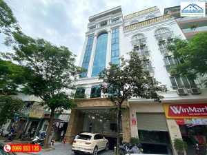 Bán nhà đẹp dành cho khách hàng có nhu cầu nhà có gara ô tô tài chính dưới 10 tỷ!!! Khu vực Lạc Long Quân, Trích Sài,