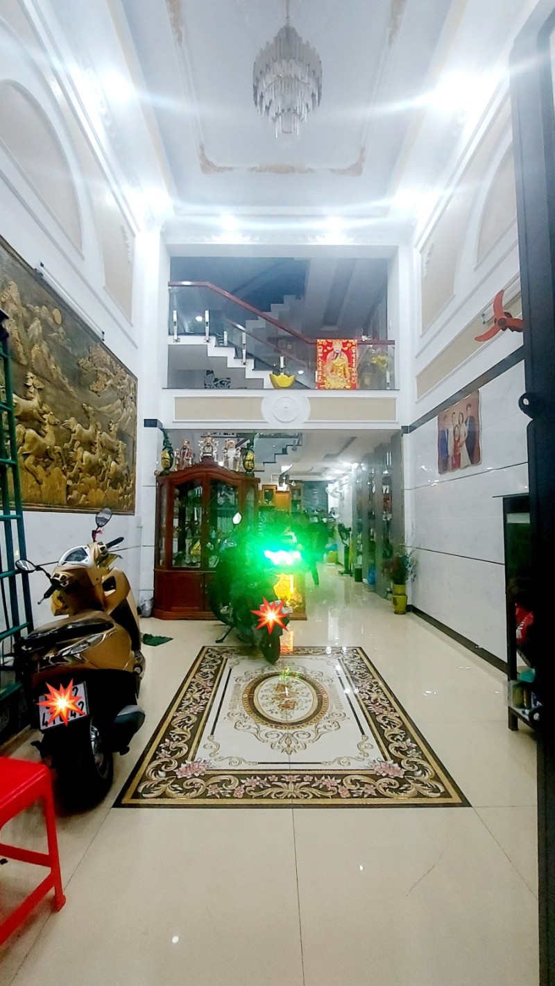 Bán Nhà đường Lê Văn Quới, Bình Tân. 64m2. 5 Tầng BTCT Giá 7,5 tỷ