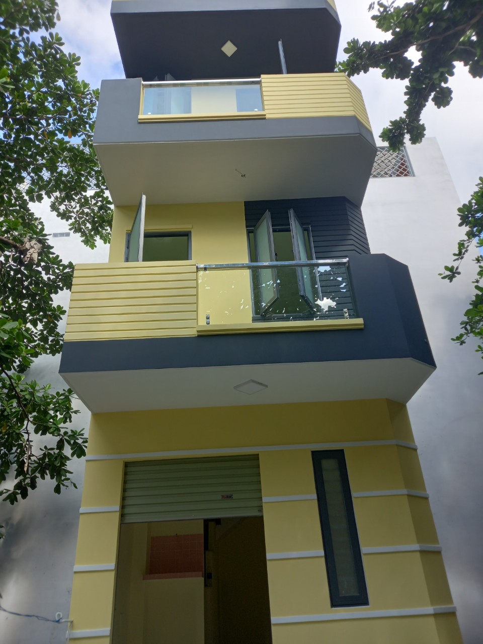 CHÍNH CHỦ CẦN BÁN NHÀ MẶT TIỀN 1 TRỆT - 2 LẦU, SỔ HỒNG RIÊNG Q.BÌNH TÂN