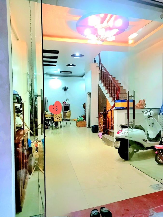 NHÀ ĐẸP - KV CẦU GIẤY - Ở SƯỚNG - 3 BƯỚC RA PHỐ - VÀO Ở LUÔN - HIẾM NHÀ BÁN