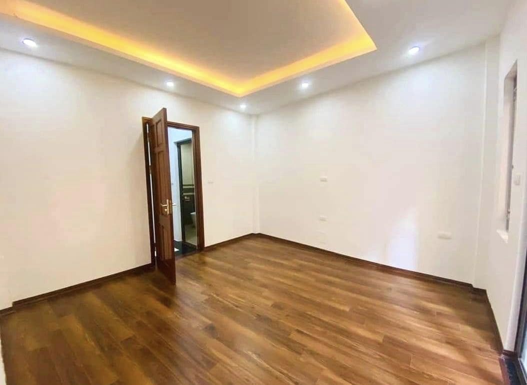 BÁN NHÀ MẶT NGÕ 150 CHÙA LÁNG, DIỆN TÍCH 42M MẶT TIỀN 4,5M, 5 TẦNG. GIÁ CHỈ 9,5 TỶ