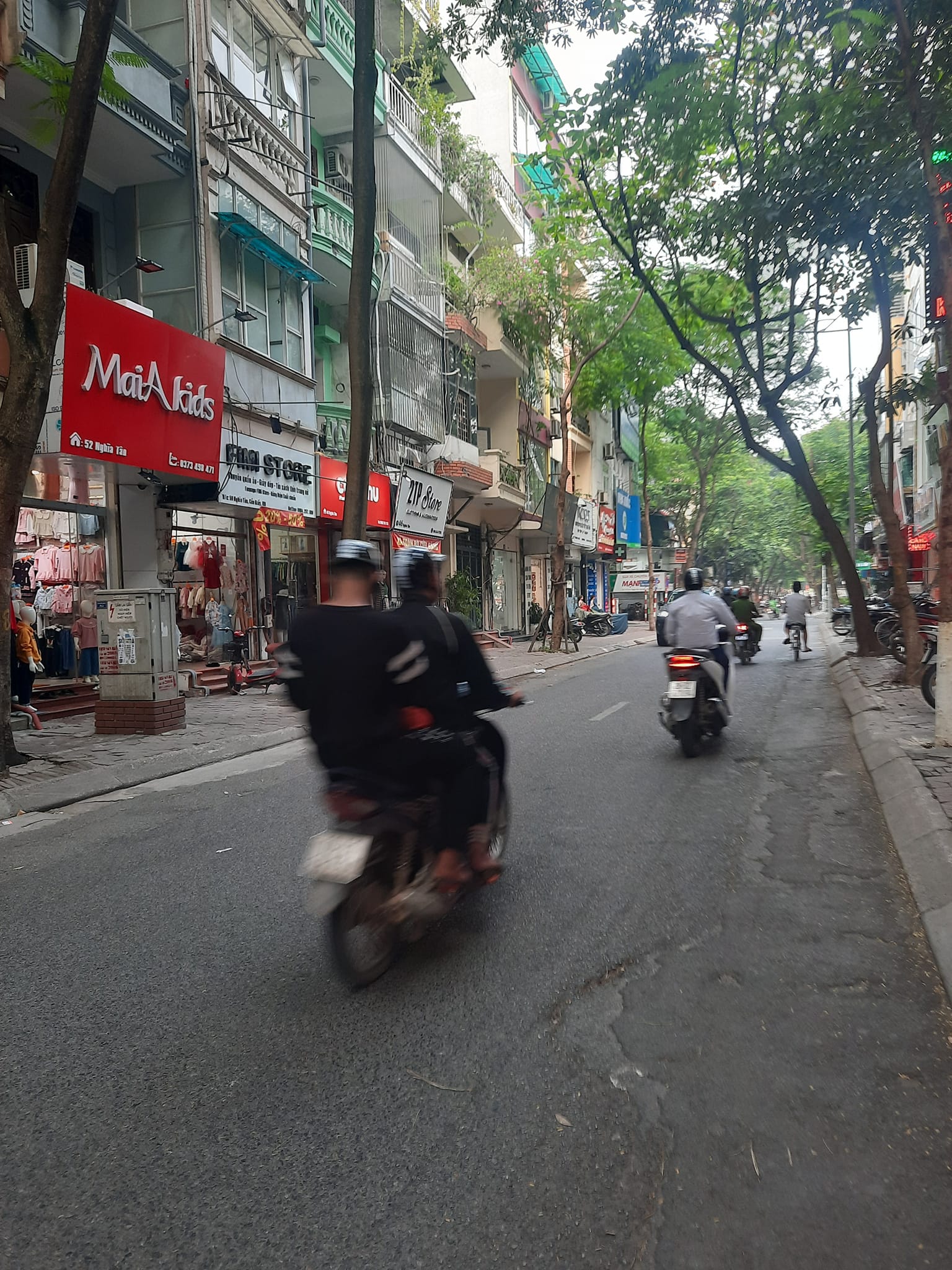 Bán Nhà Mặt Phố Nghĩa Tân Quận Cầu Giấy. 77m Mặ Tiền 4,7m Nhỉnh 30 Tỷ. Cam Kết Ảnh Thật Mô Tả Chính Xác. Chủ Cần Thanh