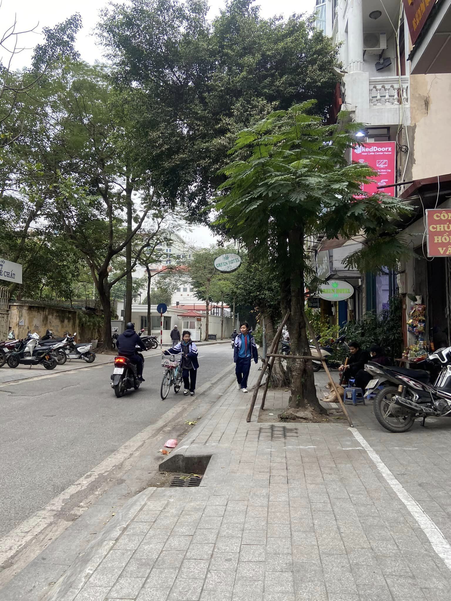 Bán Nhà Mặt Phố Phan Văn Trường Quận Cầu Giấy. 61m Xây 8 Tầng Mặt Tiền 6,1m Nhỉnh 20 Tỷ. Cam Kết Ảnh Thật Mô Tả Chính