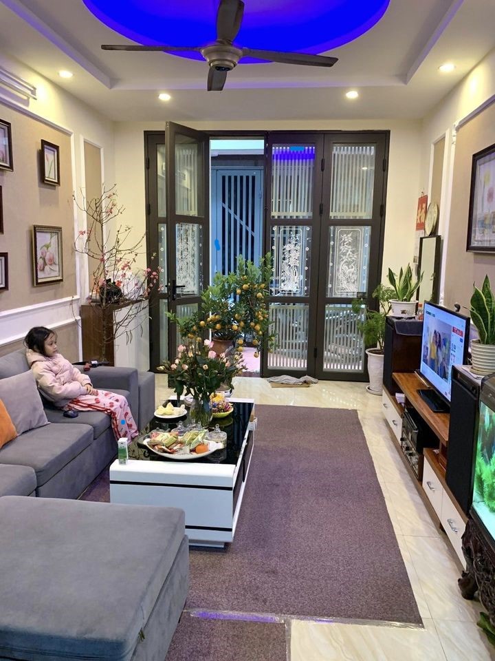 Chính chủ bán nhà riêng đường Dương Văn Bé, Vĩnh Tuy dt 41m2 Mt 4m giá 4.3 tỷ