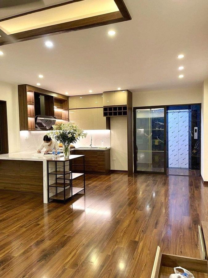 Nhà Mặt phố giá trong ngõ XUÂ ĐỈNH thang máy kinh doanh 88 M 6tầng 13.9 TỶ