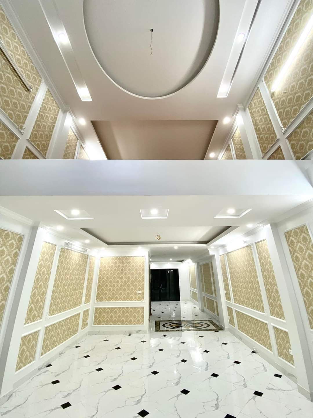 Bán nhà phường Xuân Tảo 7chỗ vào nhà, thông ngoại giao đoàn 55m 5 tầng 9.9tỷ