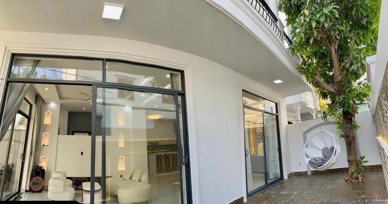 Cần bán gấp nhà góc 2 mặt tiền phường Thắng Tam gần biển Bãi sau