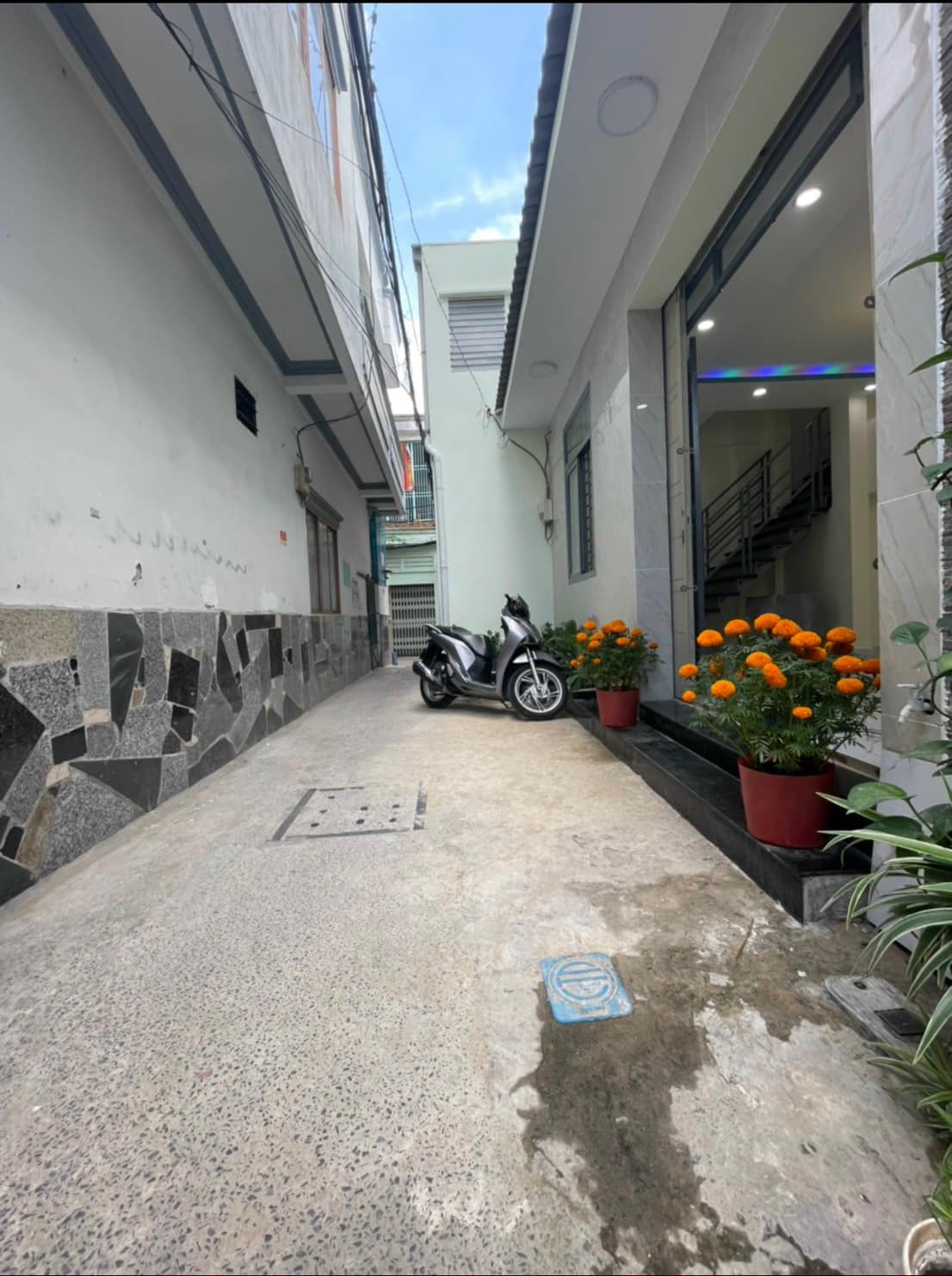 1 CĂN RA XE HƠI - 2 TẦNG - 51M2 - AN NINH - 4TỶ