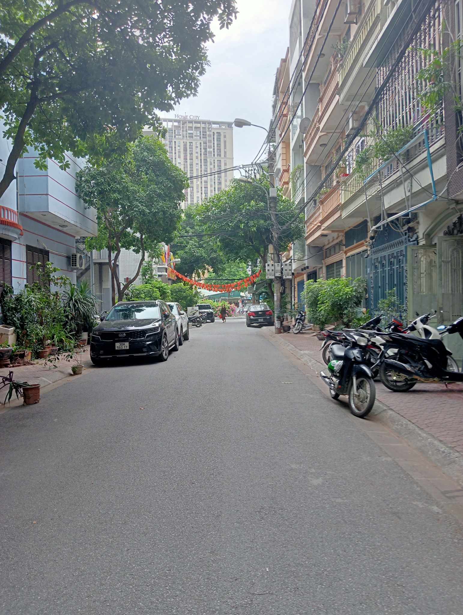bán gấp căn nhà phân lô ngõ 2 Đường Giảng Võ, Nguyễn Thái Học, Hào Nam, Cát Linh, Đống Đa, DT 80 m2 giá 24 tỷ