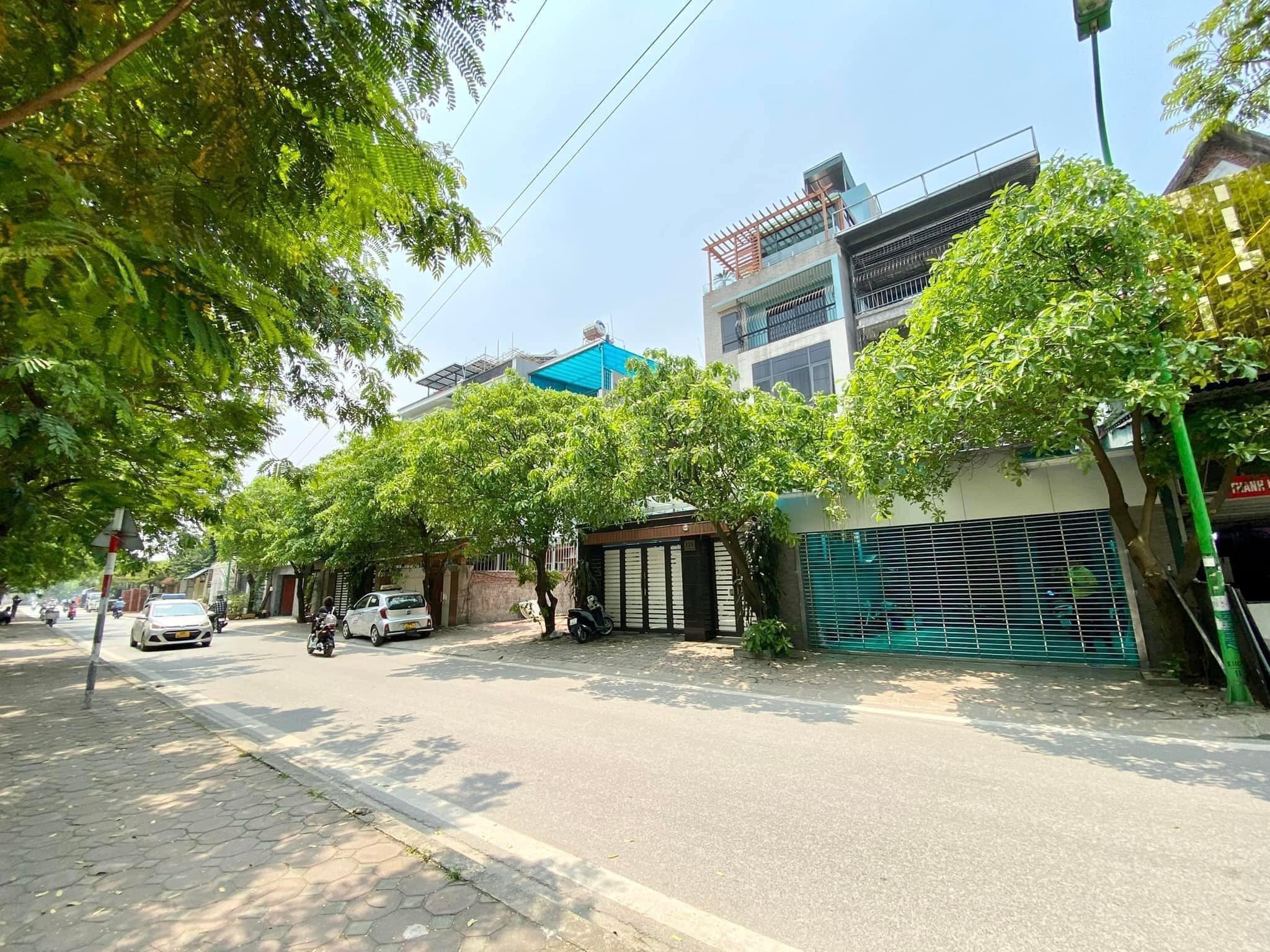 Biệt Thự Siêu Cao Cấp, Phố Vip Kim Đồng, 130m x 6T, Mt 6m. Giá 27.5 tỷ.