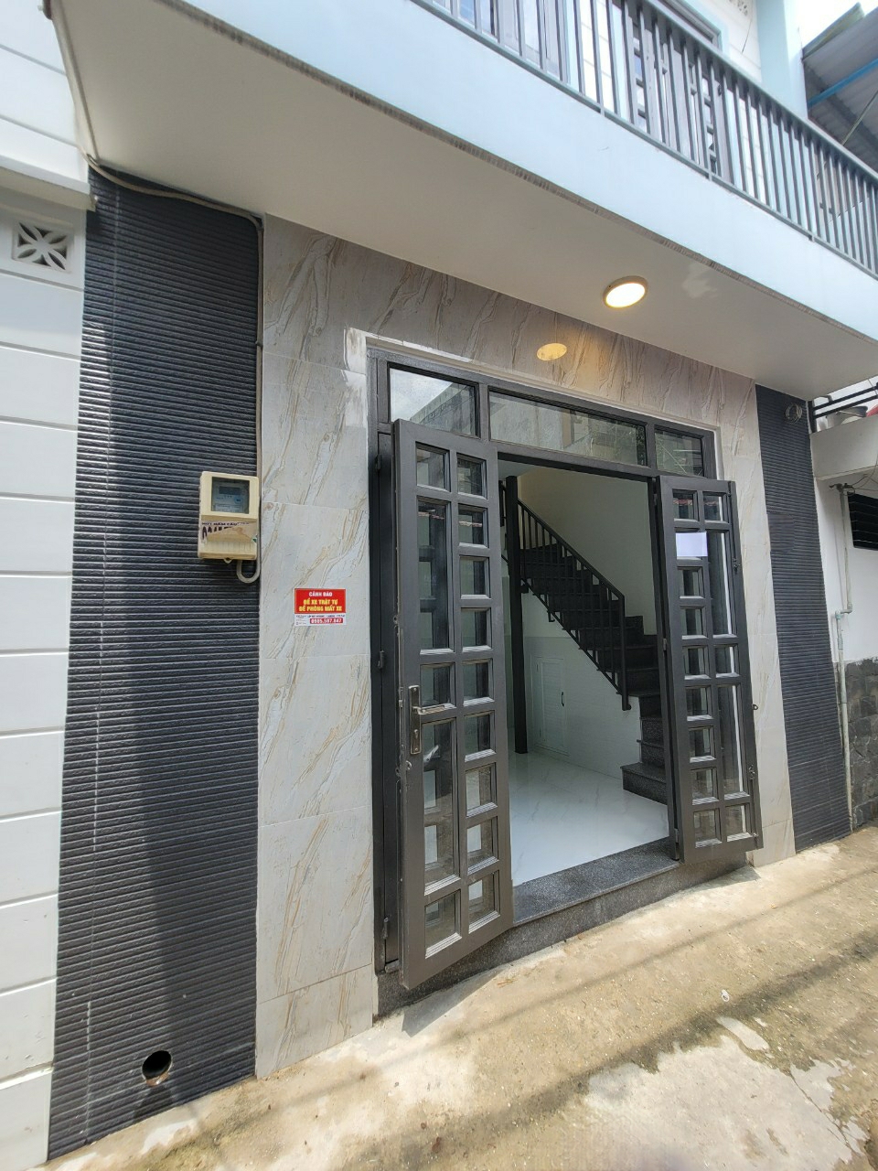 NHÀ ĐÚC 2 TẦNG - CHỈ CÓ 2.4 TỶ, SỔ HỒNG RIÊNG