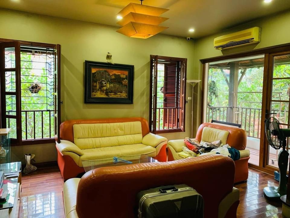 BÁN NHÀ VỊ TRÍ ĐẮC ĐỊA, SÁT PHỐ, MT TO, Ô TÔ TRÁNH, KINH DOANH ĐỈNH QUẬN CẦU GIẤY CHỈ 20 TỶ.