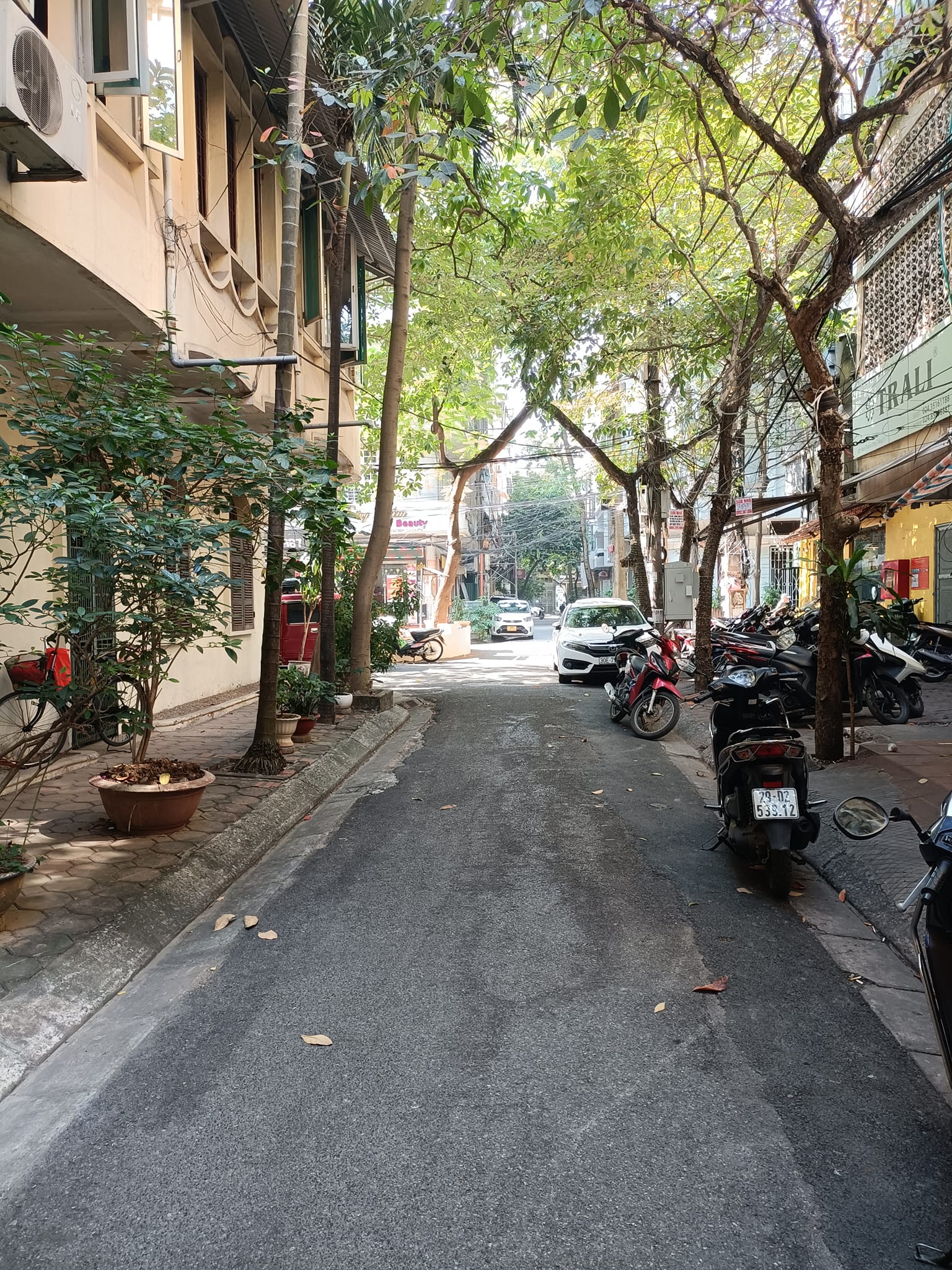 Bán Nhà Nguyên Hồng Đống Đa Phân Lô Vỉa Hè 45m2 4 tầng giá chỉ 12 tỷ Trung tâm vip Đống Đa