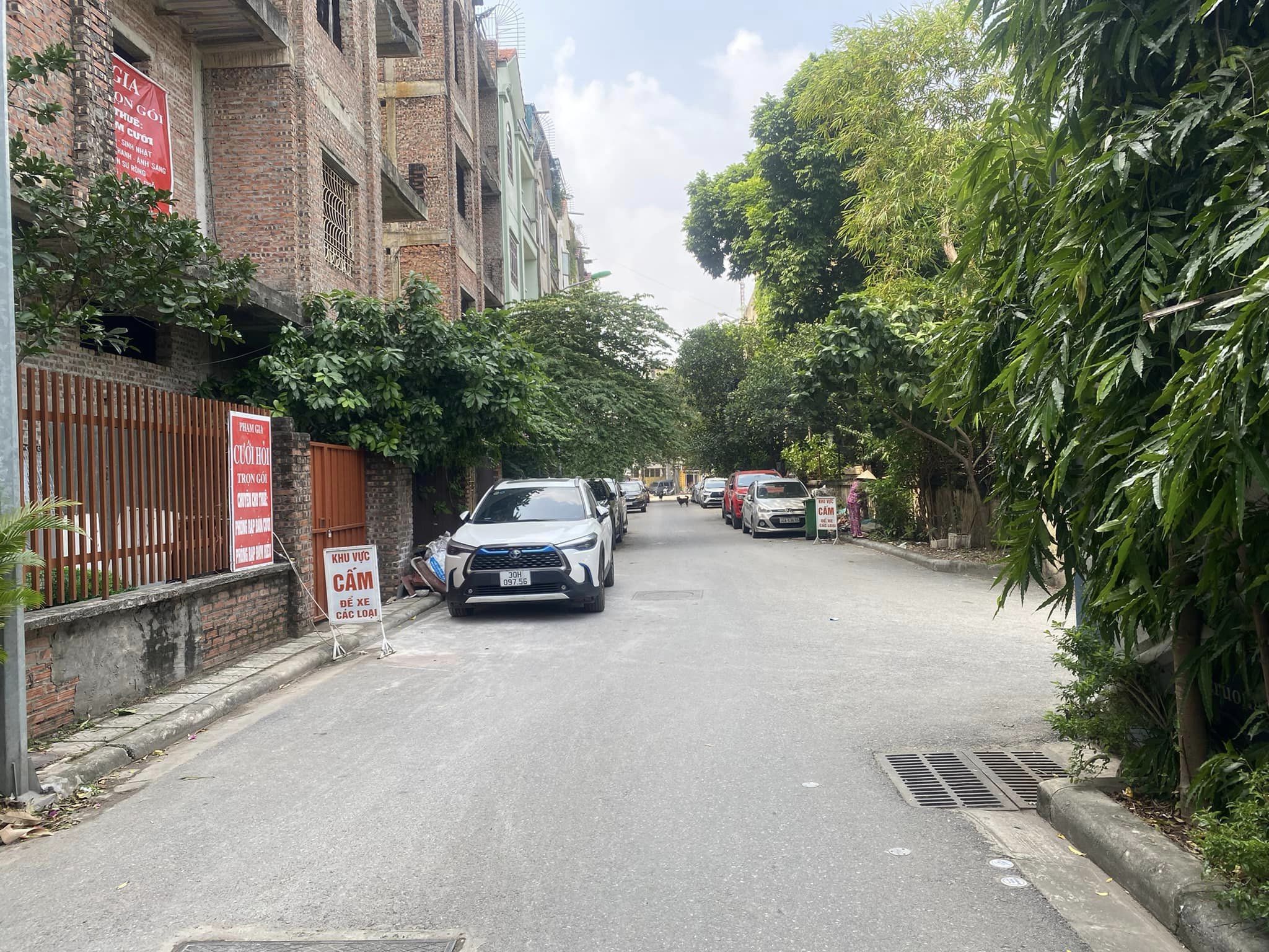 Bán Gấp ! Biệt Thự Siêu Vip Quận Hai Bà Trưng, Phố Trương Định, 92m x 5T, Mt 9m. Giá 13.8 tỷ.