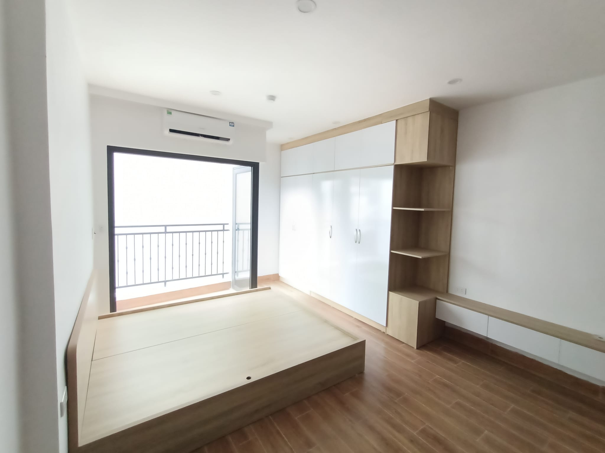 Bán tòa CHDV 8 tầng thang máy phố Xã Đàn, gần ô tô, 15 Phòng KK, DT hơn 1,2 tỷ/năm