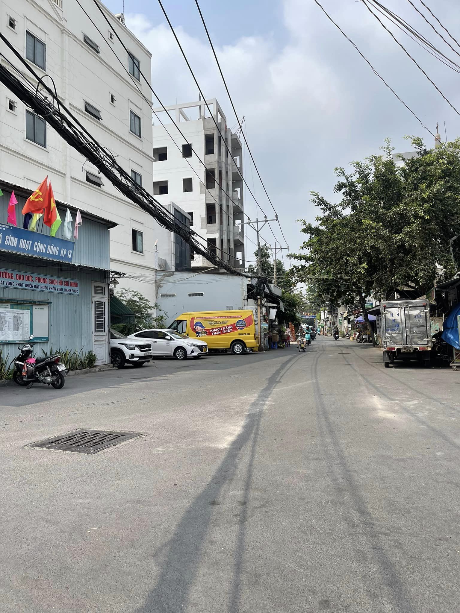 Ngay ĐH VănLang , Bánnhà HXH DươngQuảngHàm P5 Gòvấp 55m 4tầng 4tỷ9TL